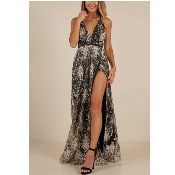 new york nights maxi dress in gold